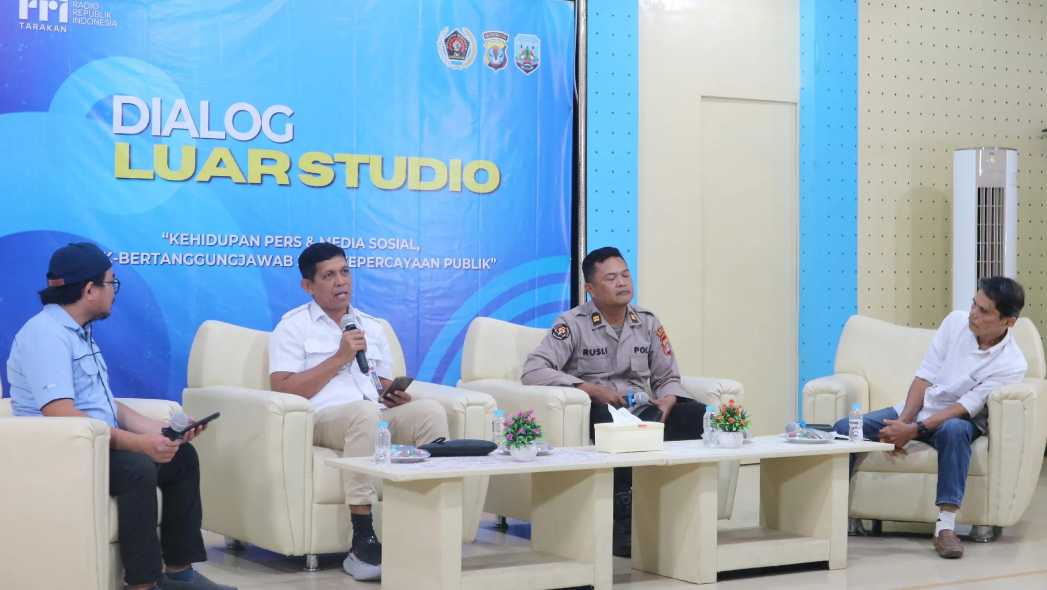 Pers dan Media Sosial, Bijak dan Bertanggung Jawab Jaga Kepercayaan Publik